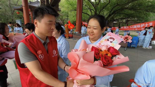 敬白衣天使凝聚社会温情麻将胡了沈阳爱心企业致(图4)